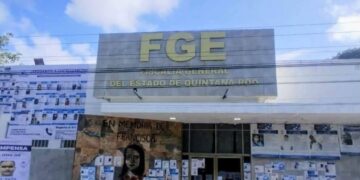Víctimas encabezan plantón en la Fiscalía General del Estado en Chetumal