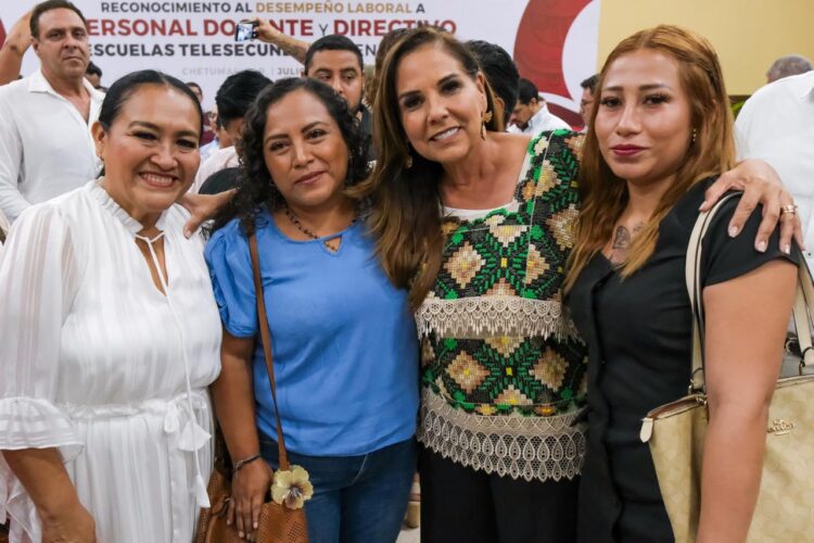 Reconoce Mara Lezama desempeño de docentes y directivos de las 180 telesecundarias en el estado