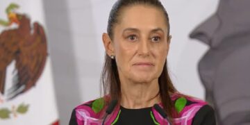 Firman presidenta y empresarios de Quintana Roo acuerdos por sargazo