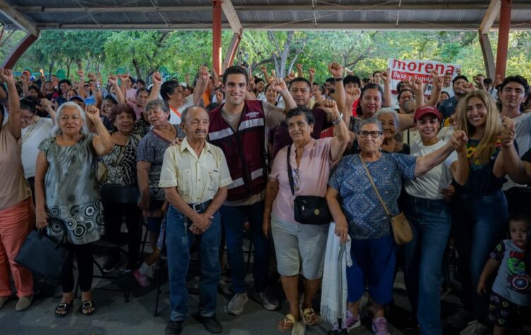 Gino Segura refrenda la unidad de Morena con recorrido y Asamblea Informativa en Cancún