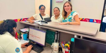 Atenea Gómez Ricalde supervisa la atención que se brinda en las Oficinas de Gobierno de Zona Continental