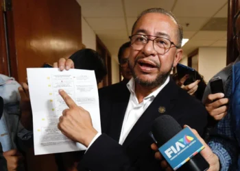 Hugo Eric Flores niega “dobletear” tras asumir dirigencia de Paz y seguir como diputado de Morena