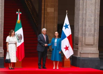Sheinbaum recibe al presidente José Raúl Mulino con quien dialogará sobre la neutralidad del uso del Canal de Panamá