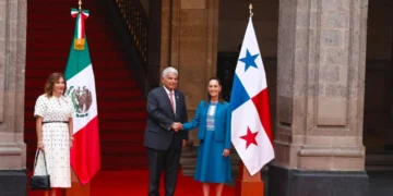 Sheinbaum recibe al presidente José Raúl Mulino con quien dialogará sobre la neutralidad del uso del Canal de Panamá