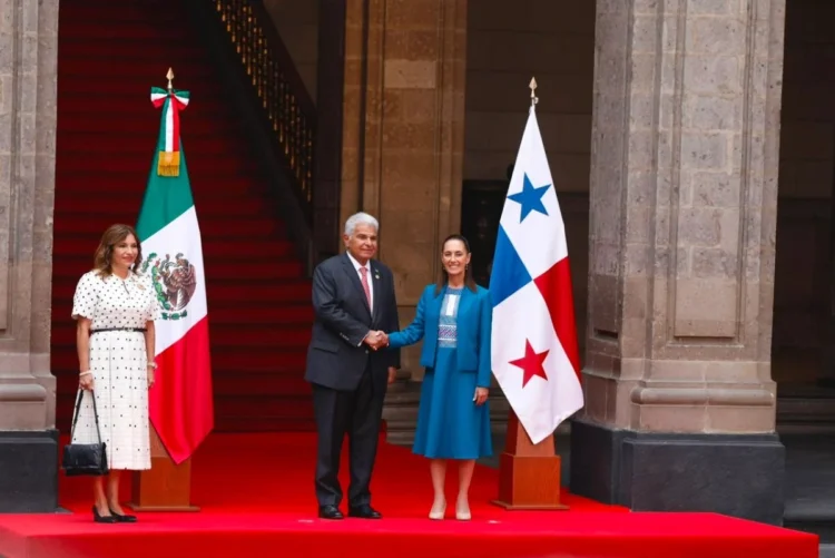 Sheinbaum recibe al presidente José Raúl Mulino con quien dialogará sobre la neutralidad del uso del Canal de Panamá