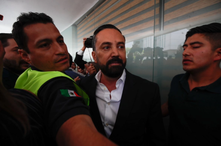 Arturo Ávila demandará a Gutiérrez Mancilla por daño moral