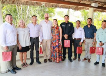Atenea Gómez y Justen A. Thomas fortalecen coordinación entre Isla Mujeres y Consulado de Estados Unidos