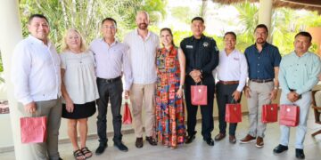 Atenea Gómez y Justen A. Thomas fortalecen coordinación entre Isla Mujeres y Consulado de Estados Unidos