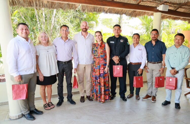 Atenea Gómez y Justen A. Thomas fortalecen coordinación entre Isla Mujeres y Consulado de Estados Unidos