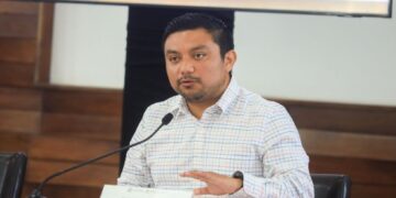 CFE y Gobierno de Estefanía Mercado acuerdan reforzar infraestructura en Playa del Carmen para acabar con apagones