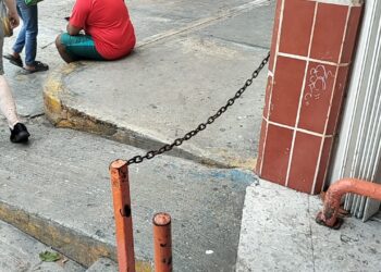 Chedraui en Cancún vuelve a cerrar accesos para personas con discapacidad