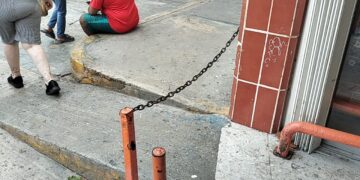Chedraui en Cancún vuelve a cerrar accesos para personas con discapacidad
