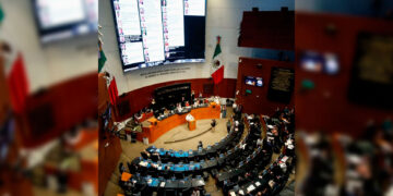 ¡Suplentes llenarán curules!; Morena tiene con licencia, 21 de los 67 senadores