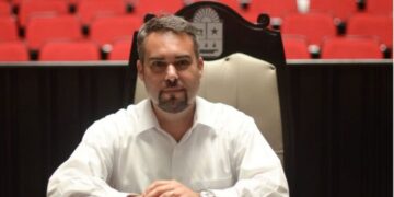 Discriminatoria, propuesta de prohibir doble nacionalidad en cargos ejecutivos: Alonso Velasco