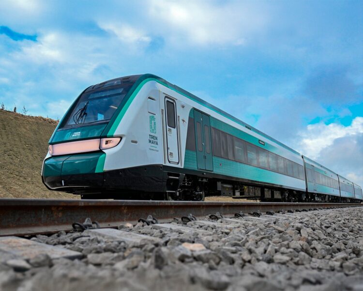 El tren, Cancún y Playa por Hugo Alday Nieto