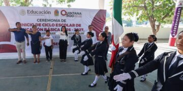 Emotivo regreso a clases; Blanca Merari da la bienvenida a miles de niñas y niños