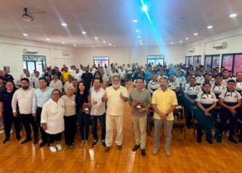 Enseñan a taxistas y policías de Tulum la ‘gestión de emociones’