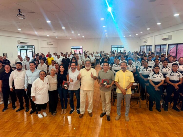 Enseñan a taxistas y policías de Tulum la ‘gestión de emociones’