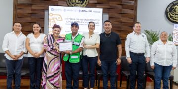 Estefanía Mercado destaca labor y compromiso de los Vigilantes Escolares de Playa del Carmen