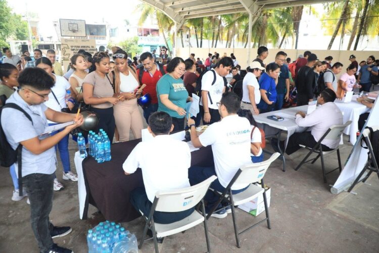 Estefanía Mercado fortalece la actividad laboral en Feria Municipal del Empleo de Playa del Carmen