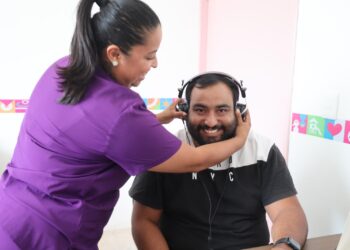 Gobierno de Isla Mujeres realiza con éxito Jornada de Audiometría en el CEPAD