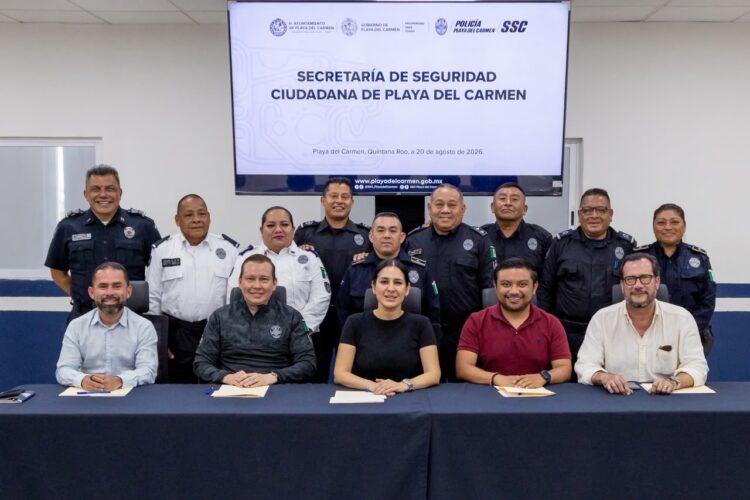 Honor y jubilación; Estefanía Mercado abre retiro digno a policías