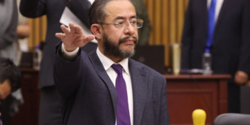 Hugo Eric Flores se va a dirigir el PAZ; deja pendiente el desafuero de “Alito”