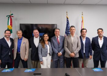 Ante miembros de la Orlando Chamber of Commerce, Mara Lezama presenta el Distrito Financiero y Tecnológico de Cancún