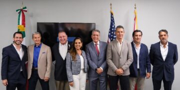 Ante miembros de la Orlando Chamber of Commerce, Mara Lezama presenta el Distrito Financiero y Tecnológico de Cancún