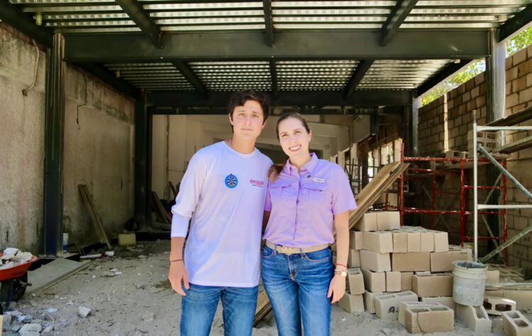 Atenea Gómez Ricalde constata avances de la nueva Casa de la Cultura de Isla Mujeres