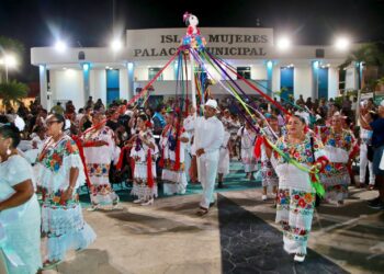 Isla Mujeres celebra la tradicional Vaquería en el marco de las Fiestas Patronales en honor a la Virgen de la Asunción