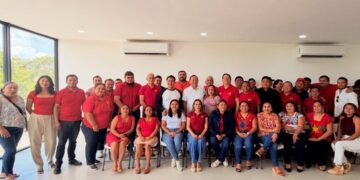 Hugo Alday impulsa formación política en reunión de la dirigencia estatal del PT en Tulum 