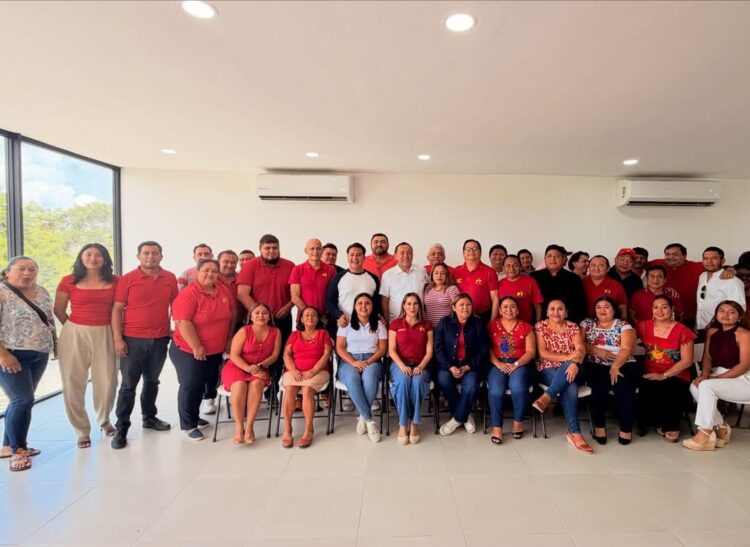 Hugo Alday impulsa formación política en reunión de la dirigencia estatal del PT en Tulum 