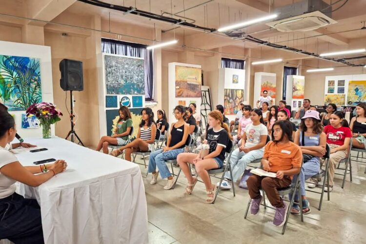 Imparten taller “Mi Primera Luna” en Puerto Morelos