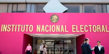 Listas en nueve días; INE acelera expedición de credenciales