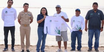 Playas impecables; Blanca Merari equipa al personal costero