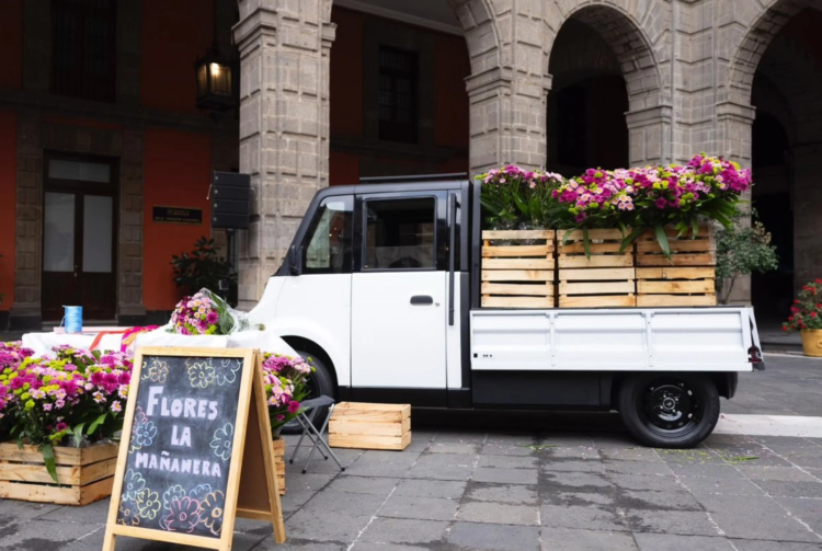 ¡Movilidad mexicana! Presentan el vehículo eléctrico Olinia