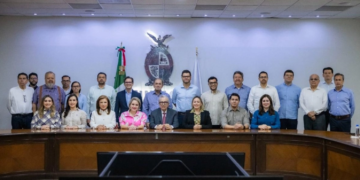 Reasume el mando; Rocha Moya se reúne con su gabinete