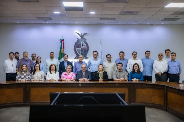 Reasume el mando; Rocha Moya se reúne con su gabinete