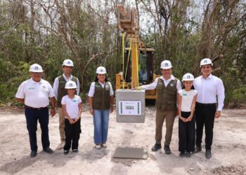 Refugio de esperanza; Blanca Merari coloca primera piedra del Centro de Bienestar Animal en Puerto Morelos