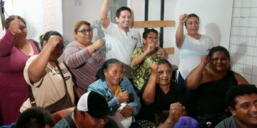 Renán Sánchez Tajonar se reúne con vecinas y vecinos de la colonia Emiliano Zapata