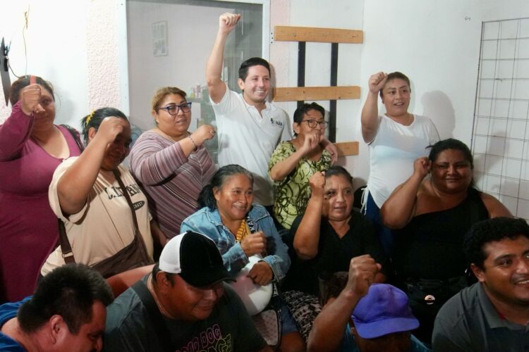 Renán Sánchez Tajonar se reúne con vecinas y vecinos de la colonia Emiliano Zapata
