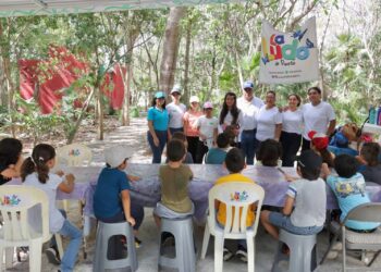 Semillero deportivo en Puerto Morelos; Cabildo Infantil visita el Isaac Hamui