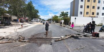 Protestas y bloqueos en Playa del Carmen por fallas de la CFE