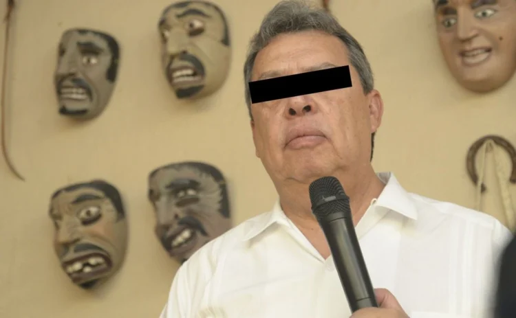Ángel Aguirre comparece por caso Ayotzinapa; FGR busca fincarle desaparición forzada y obstrucción