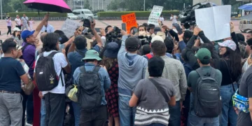 Jóvenes que fueron seleccionados por la UNAM marcharán contra nuevo examen