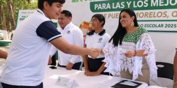 ¡Gran compromiso con los estudiantes!; Blanca Merari hace permanentes las becas para la excelencia