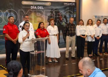Orgullo cancunense; celebran la valentía de los bomberos de Benito Juárez
