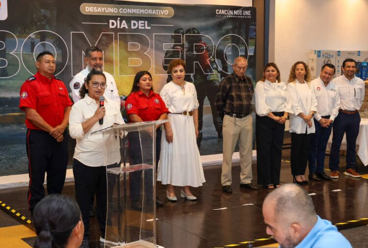 Orgullo cancunense; celebran la valentía de los bomberos de Benito Juárez