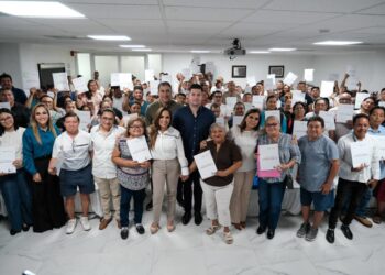 ¡Sueño cumplido!; Mara Lezama entrega hipotecas canceladas a familias